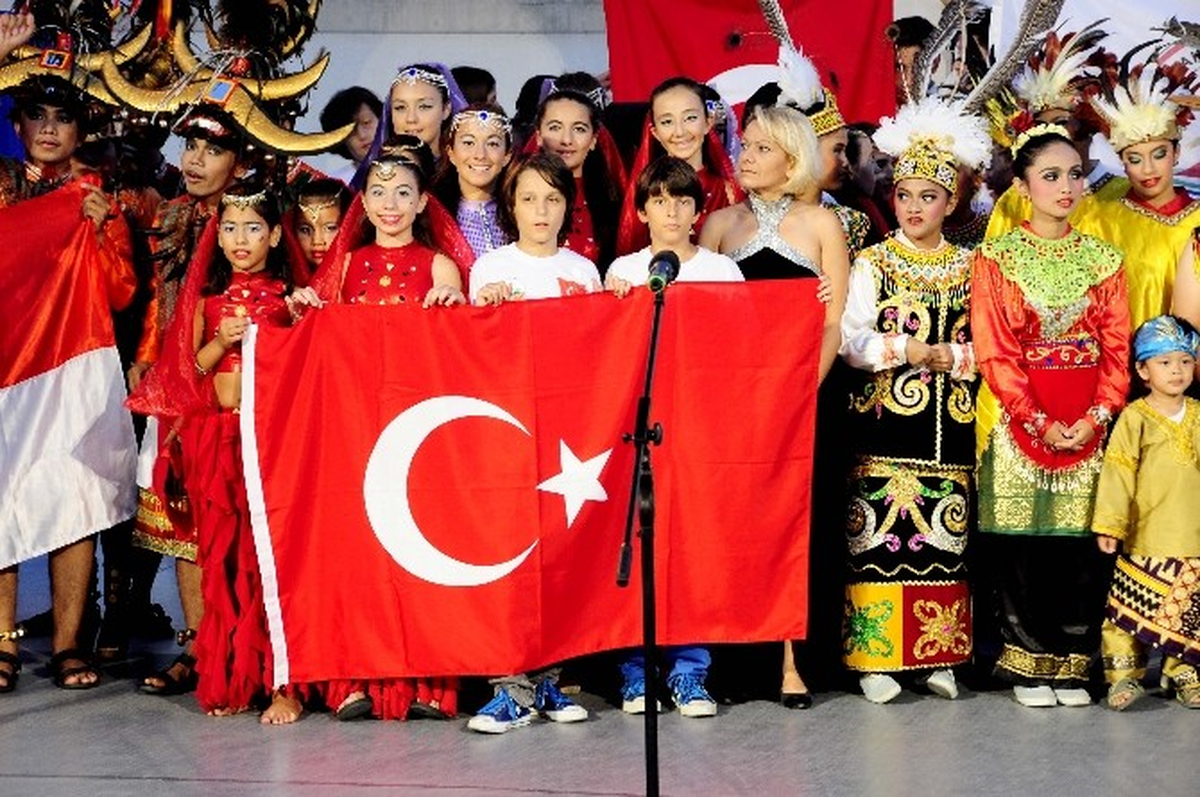 Dünya Sahnesine Karşıyaka Damgası