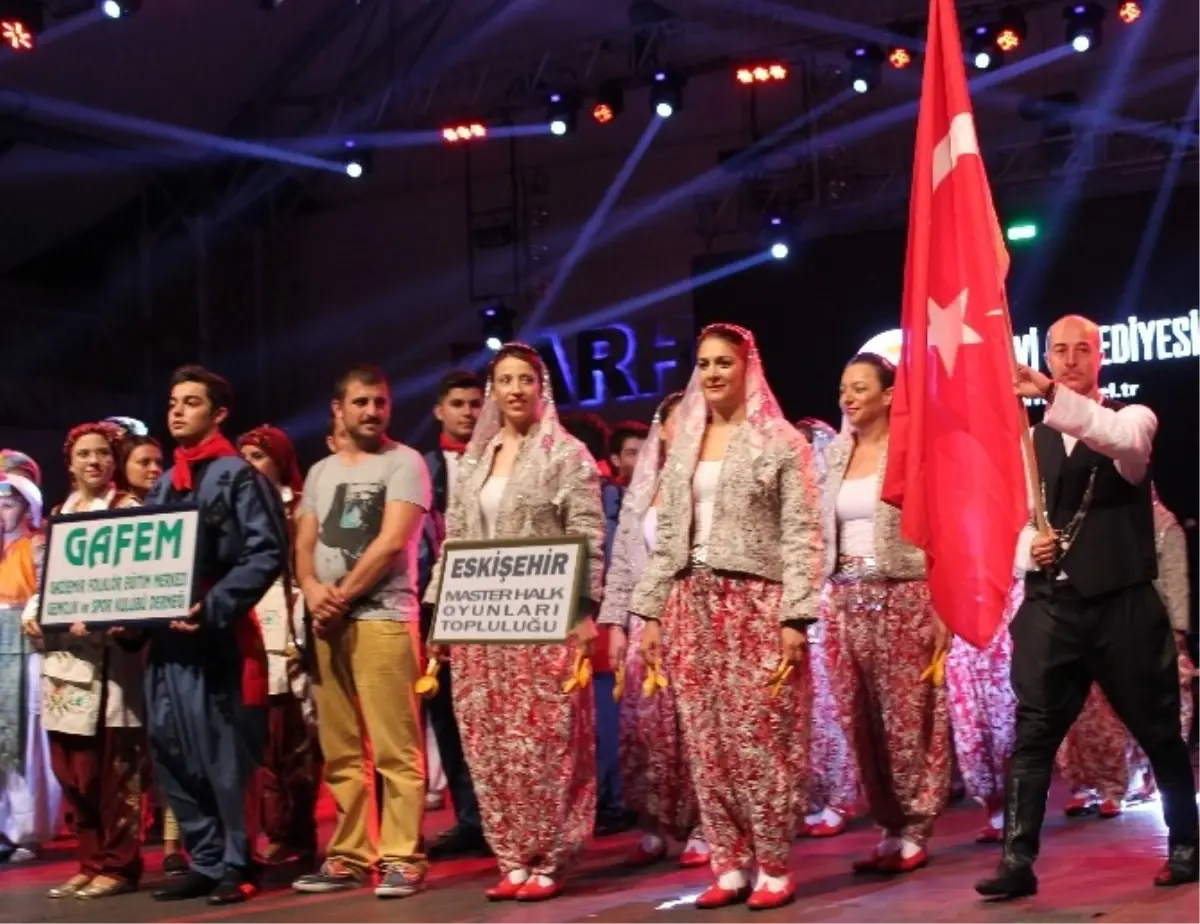 Eskişehir Master Halk Oyunları Topluluğu Arhavi Festivali\'nde