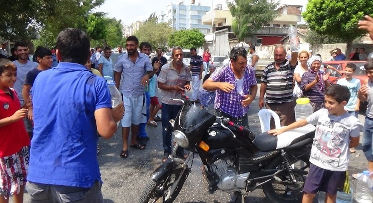 Hatay\'da Su Kesintisi Protestosu