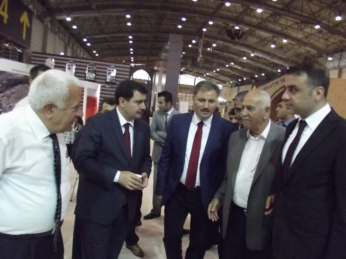 Malatya ve Diyarbakır İzmir\'in Onur Konuğu
