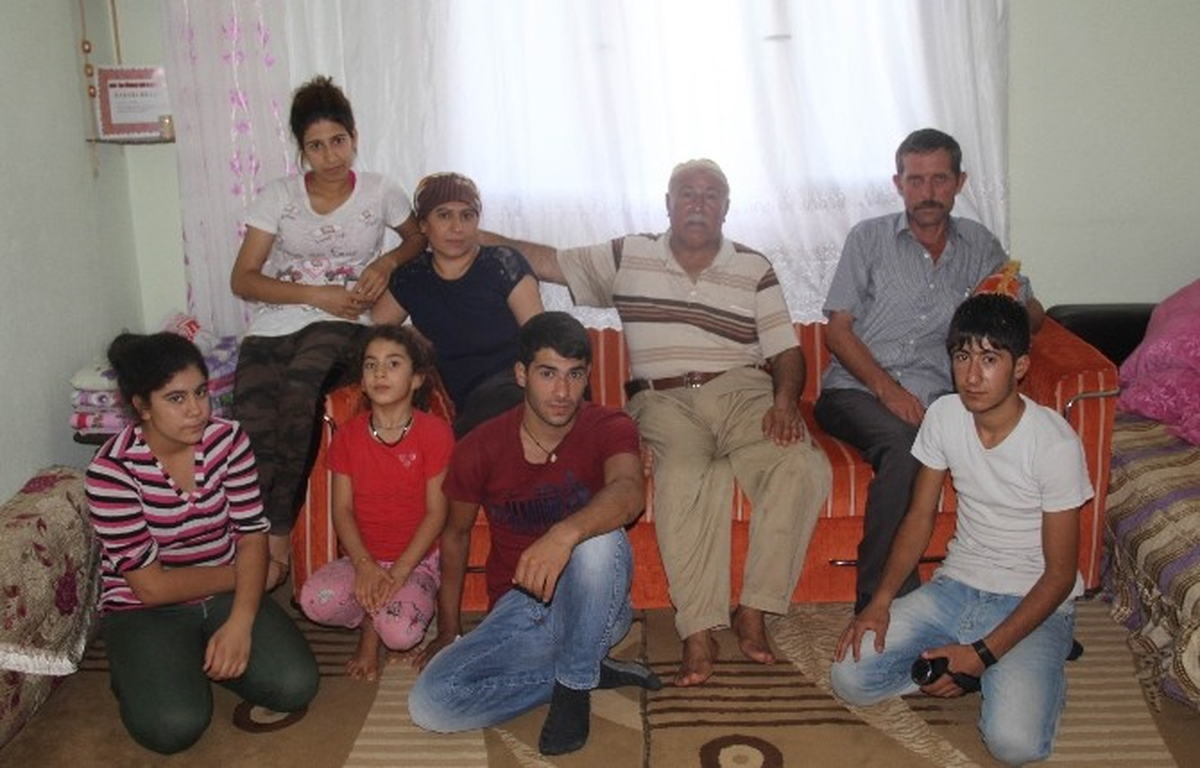 Maganda Kurşunu Bahçede Oturan Kadının Sırtına Saplandı