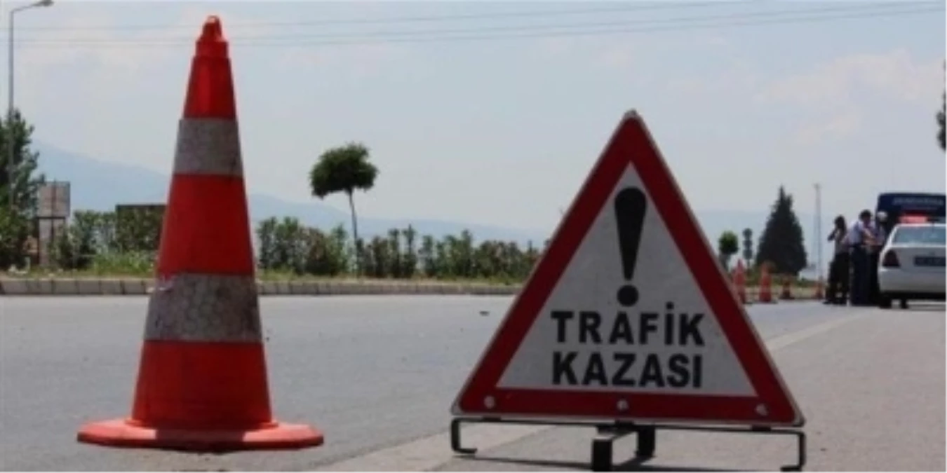Mersin\'de Trafik Kazası: 1 Ölü, 2 Yaralı