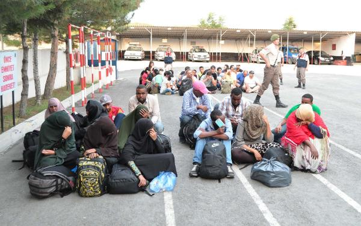 Polisten Kaçan Minibüste 46 Kaçak Yakalandı