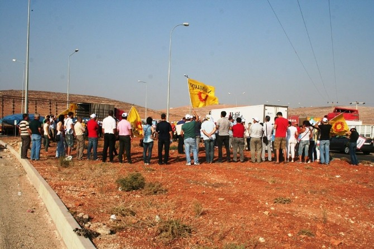Sınırda Katliamlar Protesto Edildi