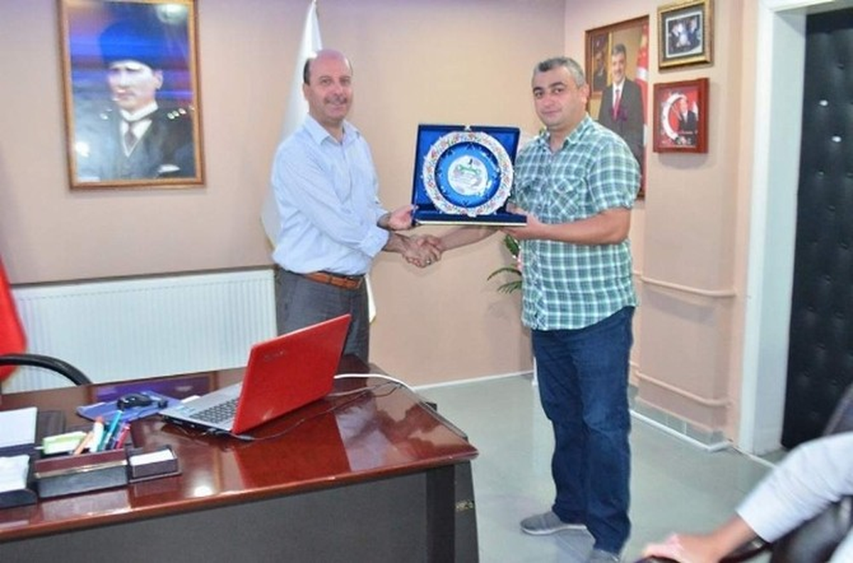 Şuhut Belediye Hisarspor Kulübü Onursal Başkanı Recep Bozkurt\'a Teşekkür Plaketi