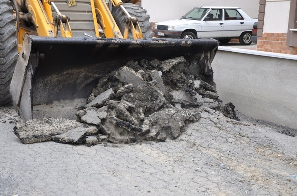 Tekirdağ Süleymanpaşa\'da Asfaltlama Sürüyor