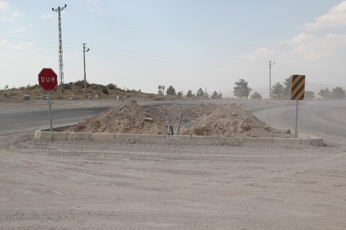 Nevşehir Sulusaray\'da Yol Yapımı Sürüyor