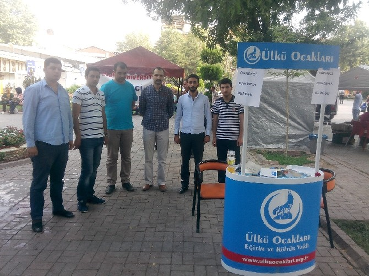 Ülkü Ocaklarından "Danışma Standı"