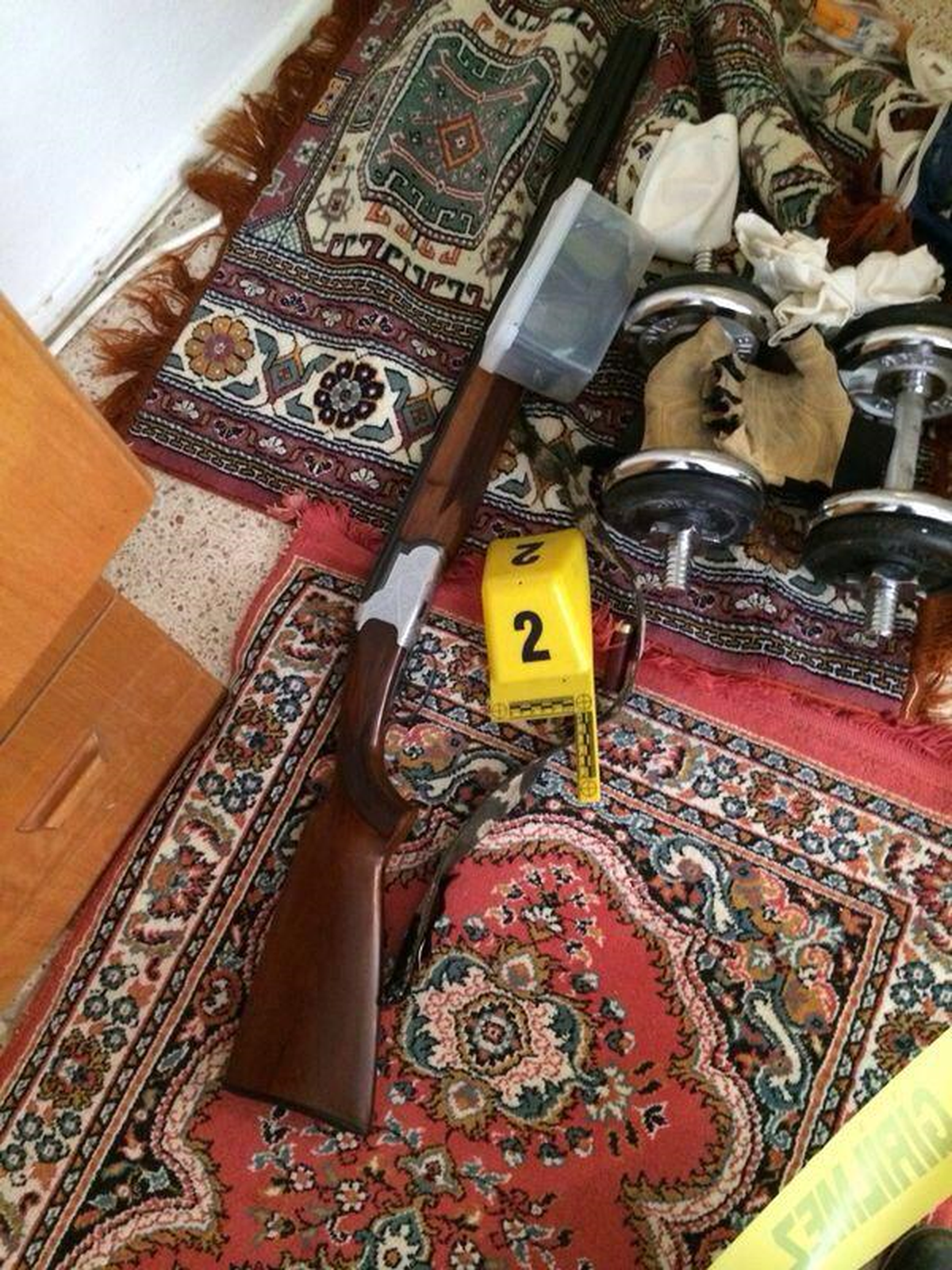 8 Metrekare İçin Baba Katili Oldu