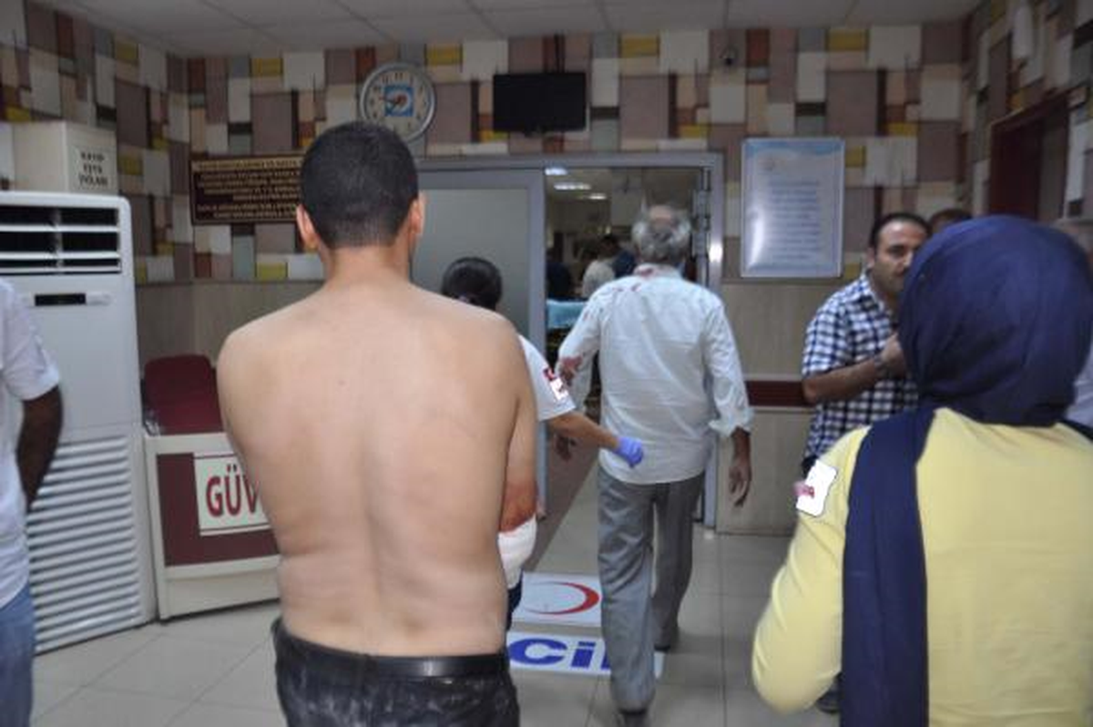 Adıyaman\'da Otomobil Devrildi: 4 Yaralı