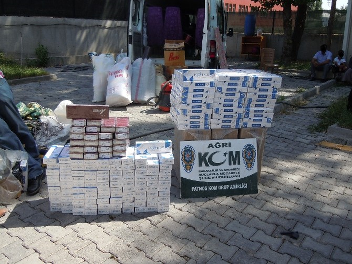 Ağrı\'da Çeyiz Eşyaları Arasında Kaçak Sigara