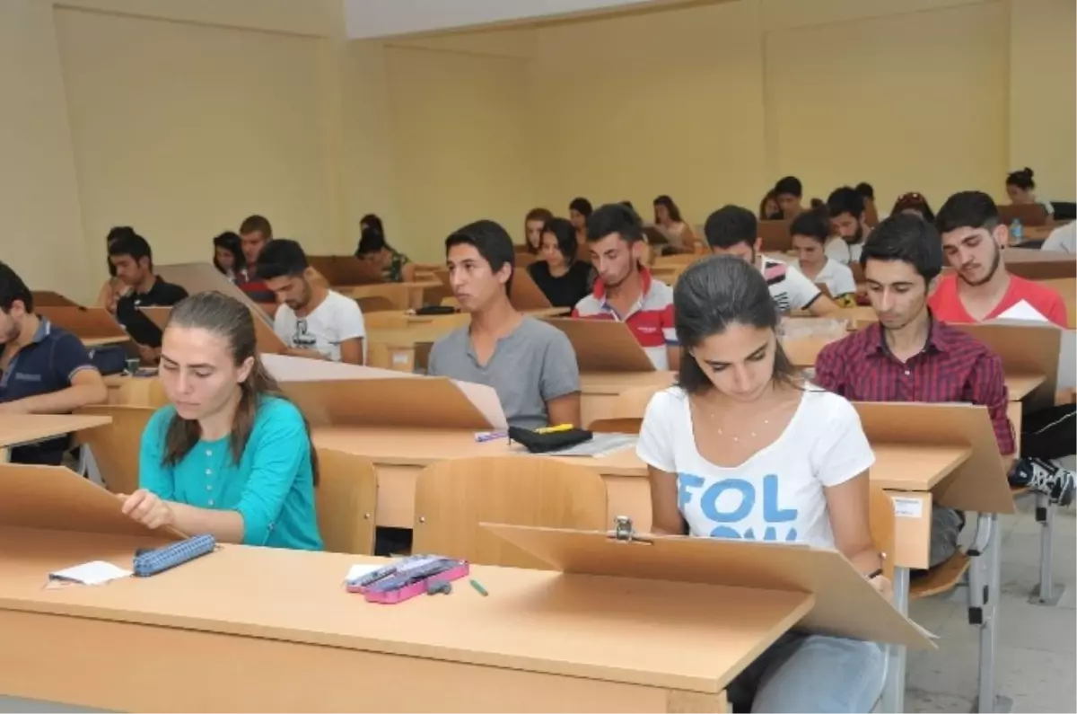 AKÜ Güzel Sanatlar Fakültesi Resim Bölümünü Bu Yıl, 30 Kişi Kazandı