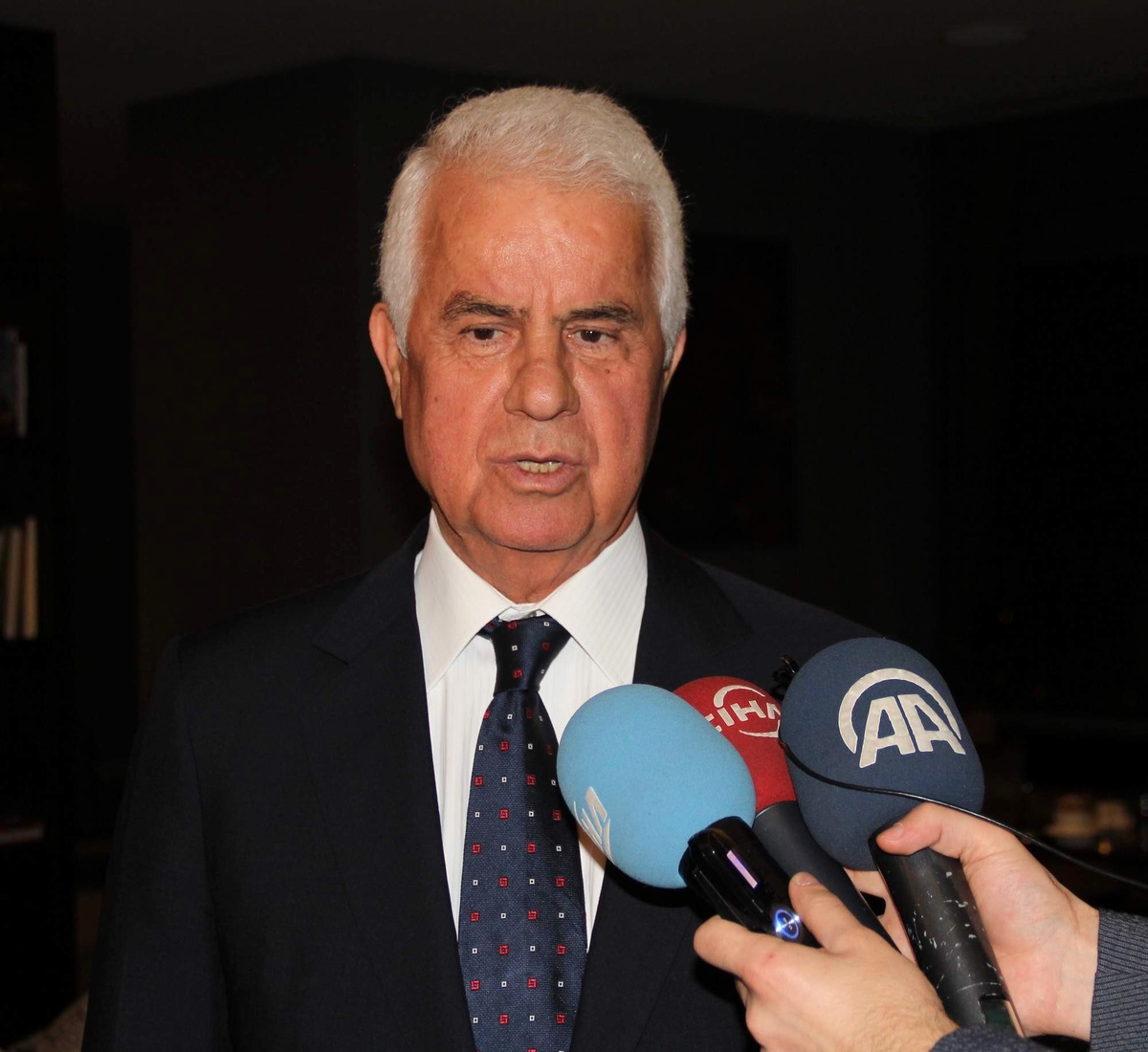 KKTC Cumhurbaşkanı Eroğlu, Arınç\'ı Kutladı