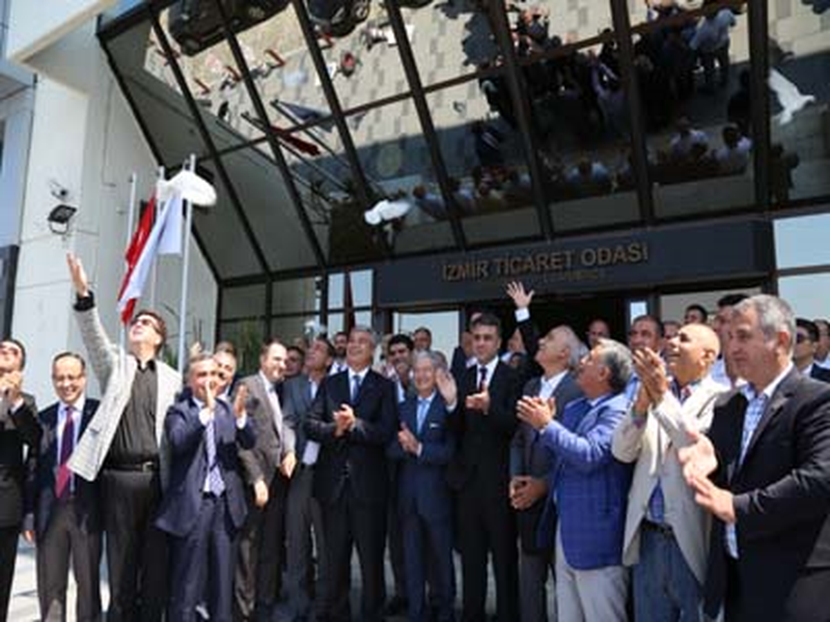 Barış Güvercinlerimizi İzmir\'den 81 İlimize Uçuracağız