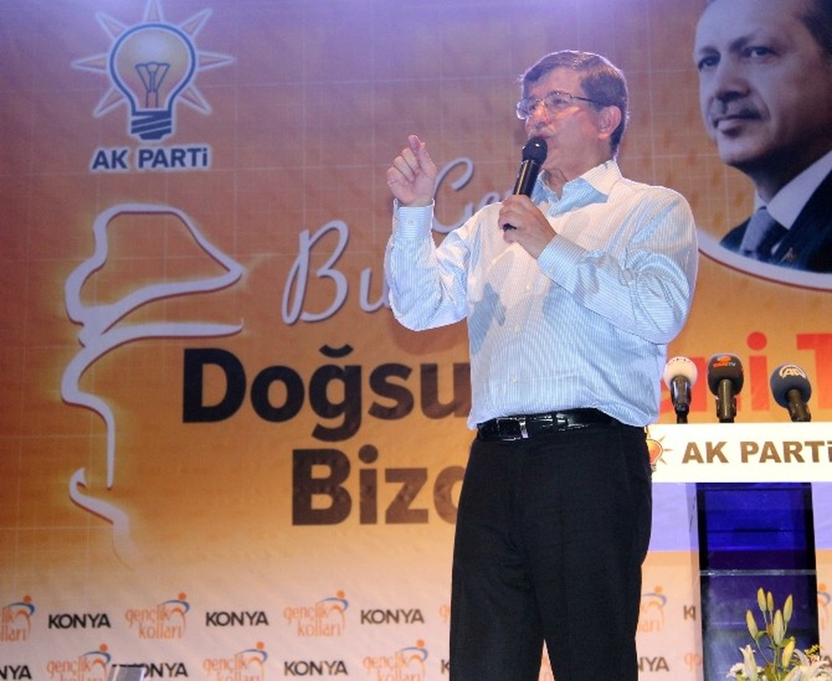 Başbakan Davutoğlu İlk Mitingine Hazırlanıyor