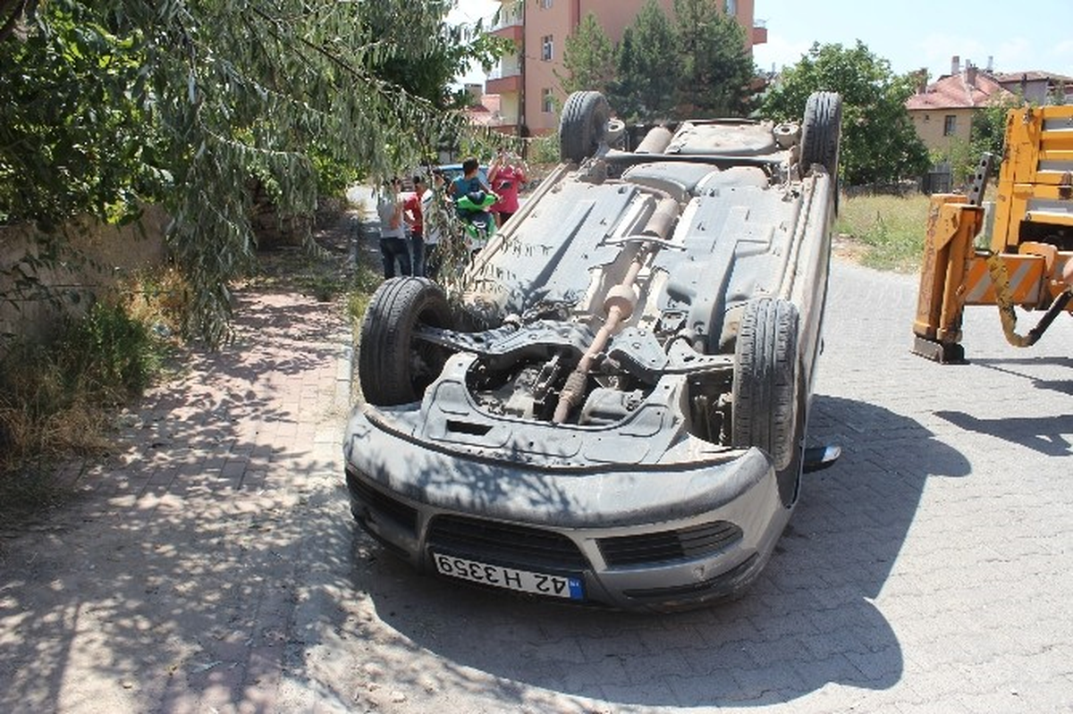 Beyşehir\'de Otomobil Devrildi: 1 Yaralı