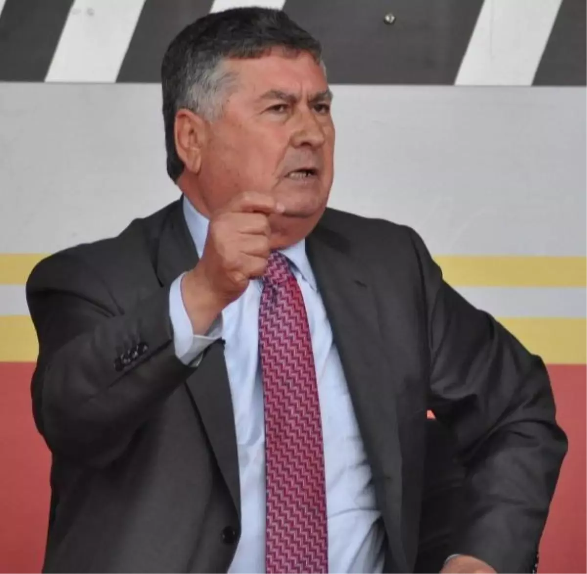 CHP Pm Üyesi Adnan Keskin\'den, "Kurultaya Katılın" Çağrısı