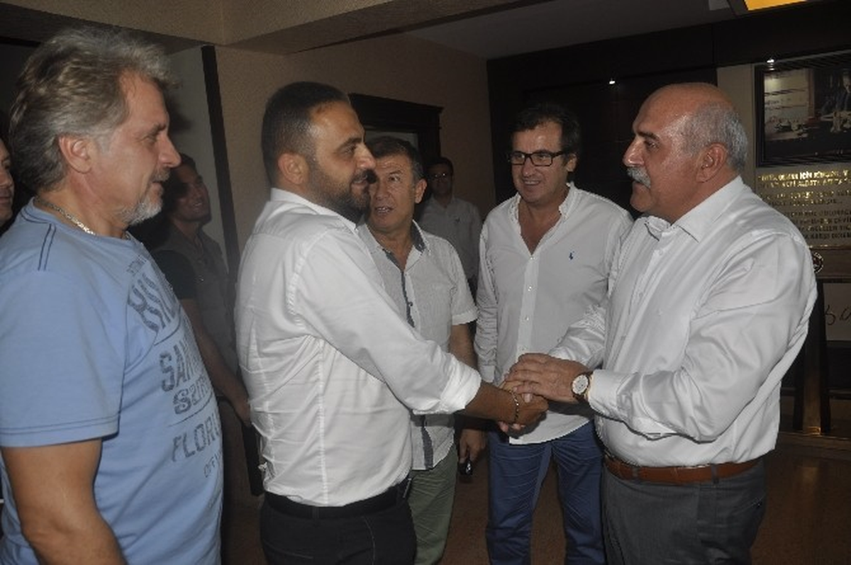 Efsane Futbolcular Vali İpek\'i Ziyaret Etti