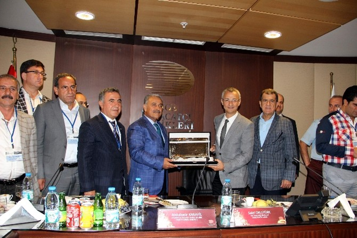 Egeli İhracatçıya Doğu\'ya Yatırım Çağrısı