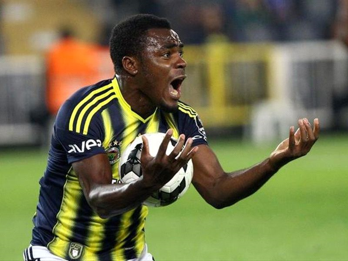 Fenerbahçeli Emenike\'ye Ülkesinden Kötü Haber