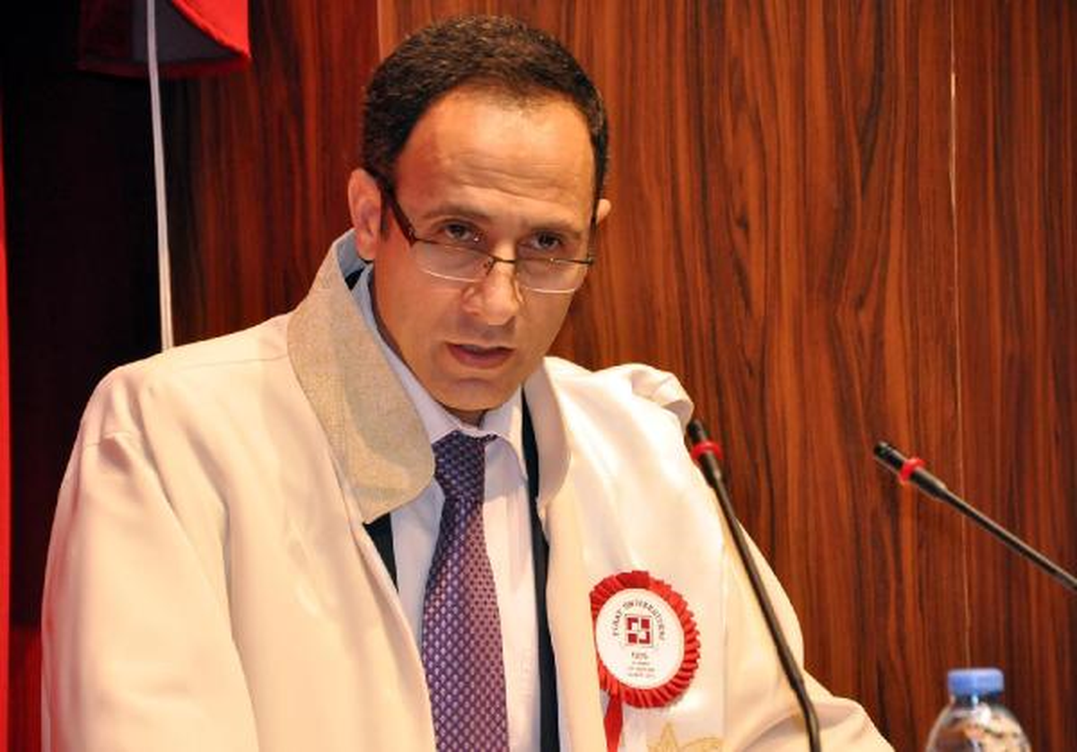 Fırat Üniversitesi Rektörüne Bıçaklı Saldırı