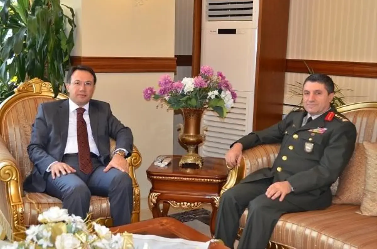 Garnizon Komutanından Vali Akdemir'e Ziyaret