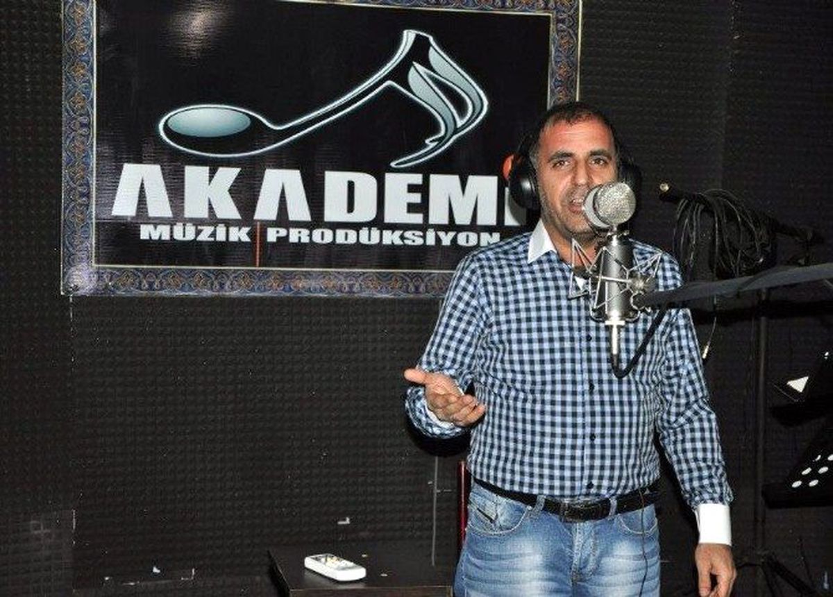 Gazeteci Babar, Müzik Dünyasına Girdi