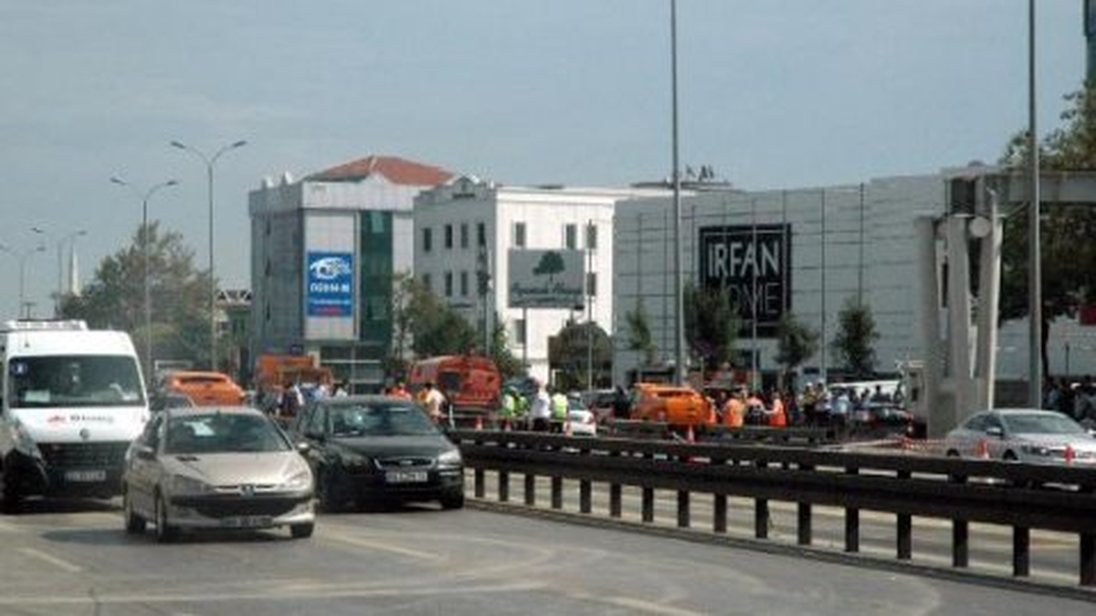 Görüntülü Haber) Kapanan E-5 Karayolu 5 Saat Sonra Trafiğe Açıldı-Ek