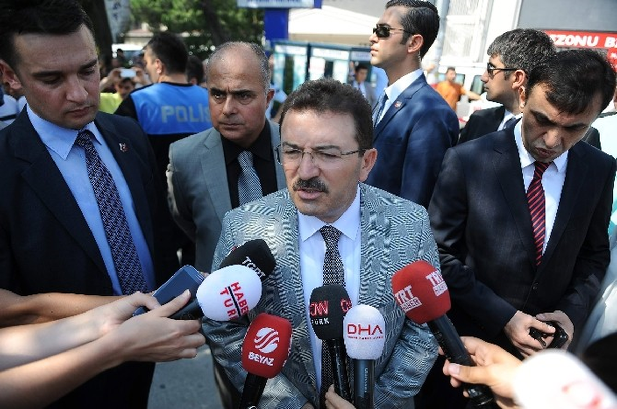 İstanbul Emniyet Müdürü Altınok: "1 Ölü, 4 Yaralı Var"