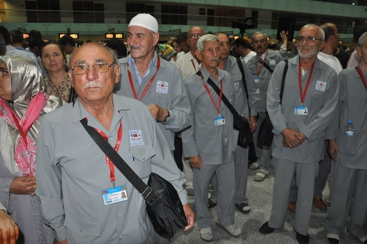 İzmir\'den İlk Hacı Kafilesi Yola Çıktı