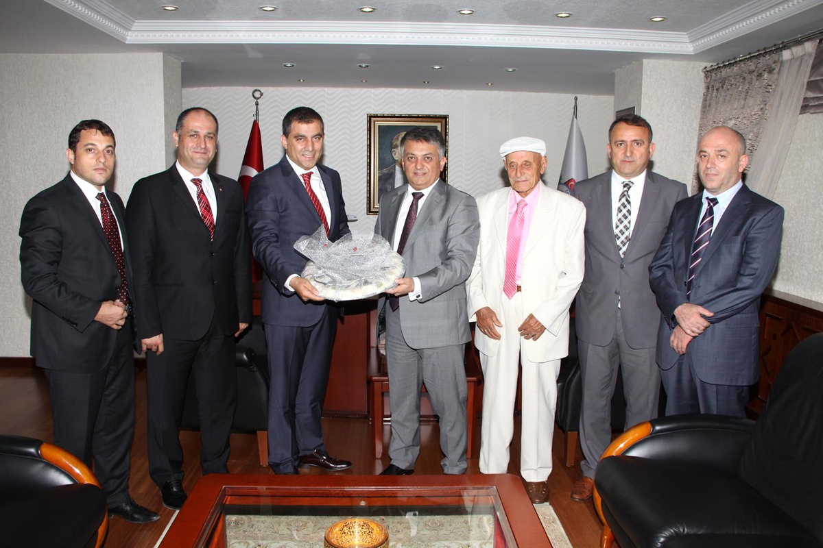 Kocaeli Ticaret Odası Başkanı Özdağ, Vali Yazıcı\'yı Ziyaret Etti