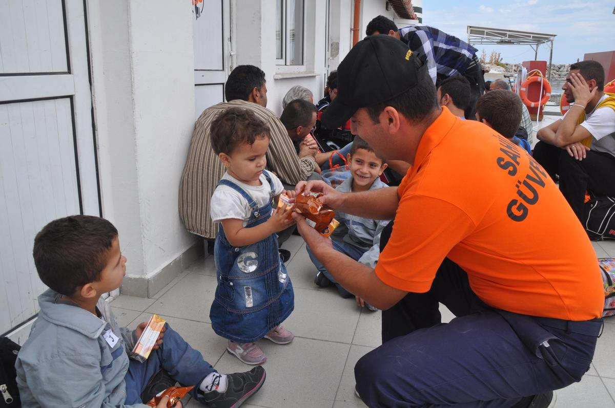 Kuşadası\'nda 41 Göçmen Kurtarıldı
