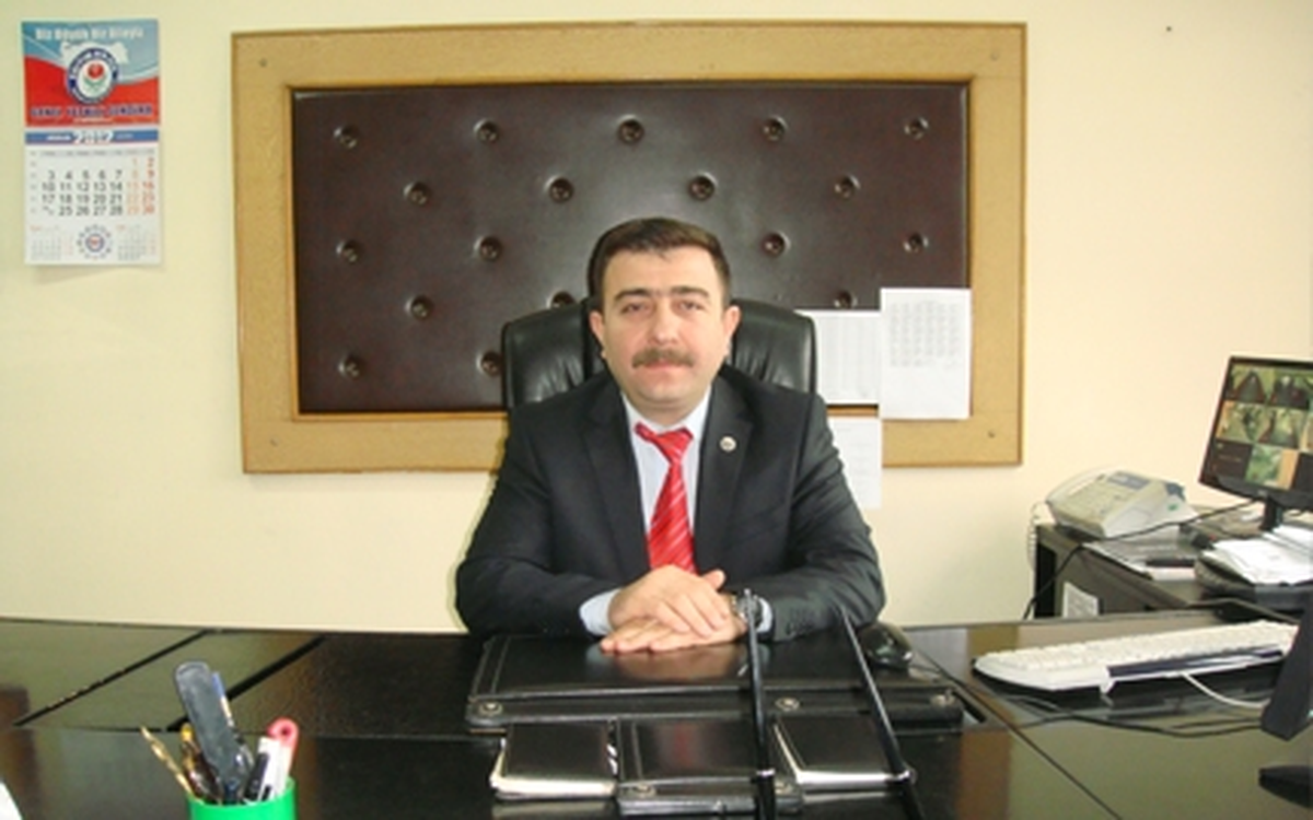 Lisenin Tadilatını Fedakar Müdür Yapıyor