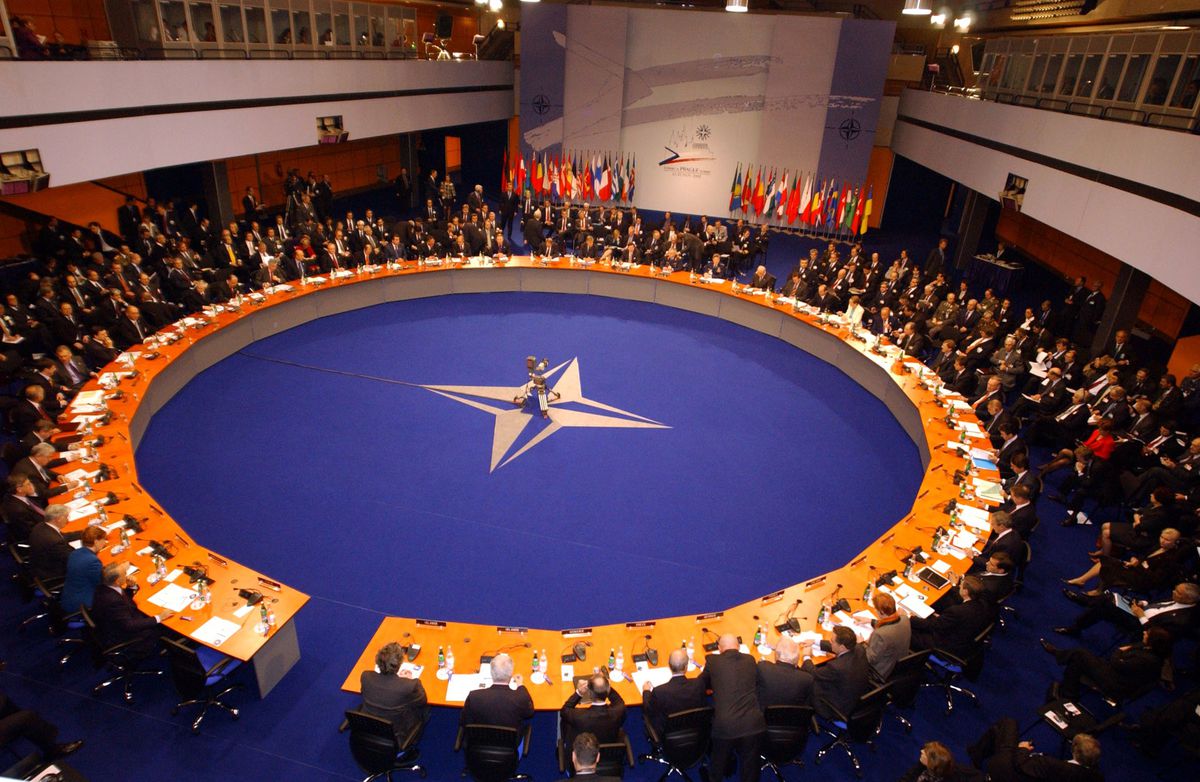 NATO Zirvesi\'ne Doğru
