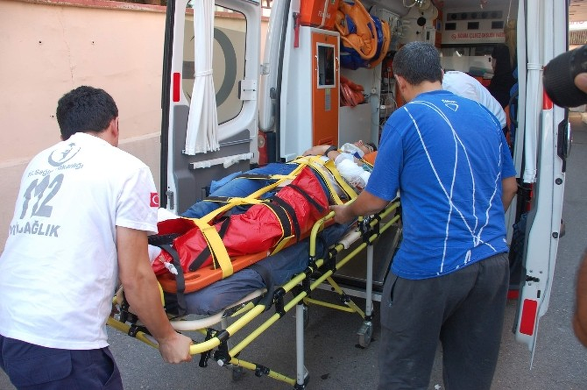 Otomobil ile Motosiklet Çarpıştı: 1 Yaralı