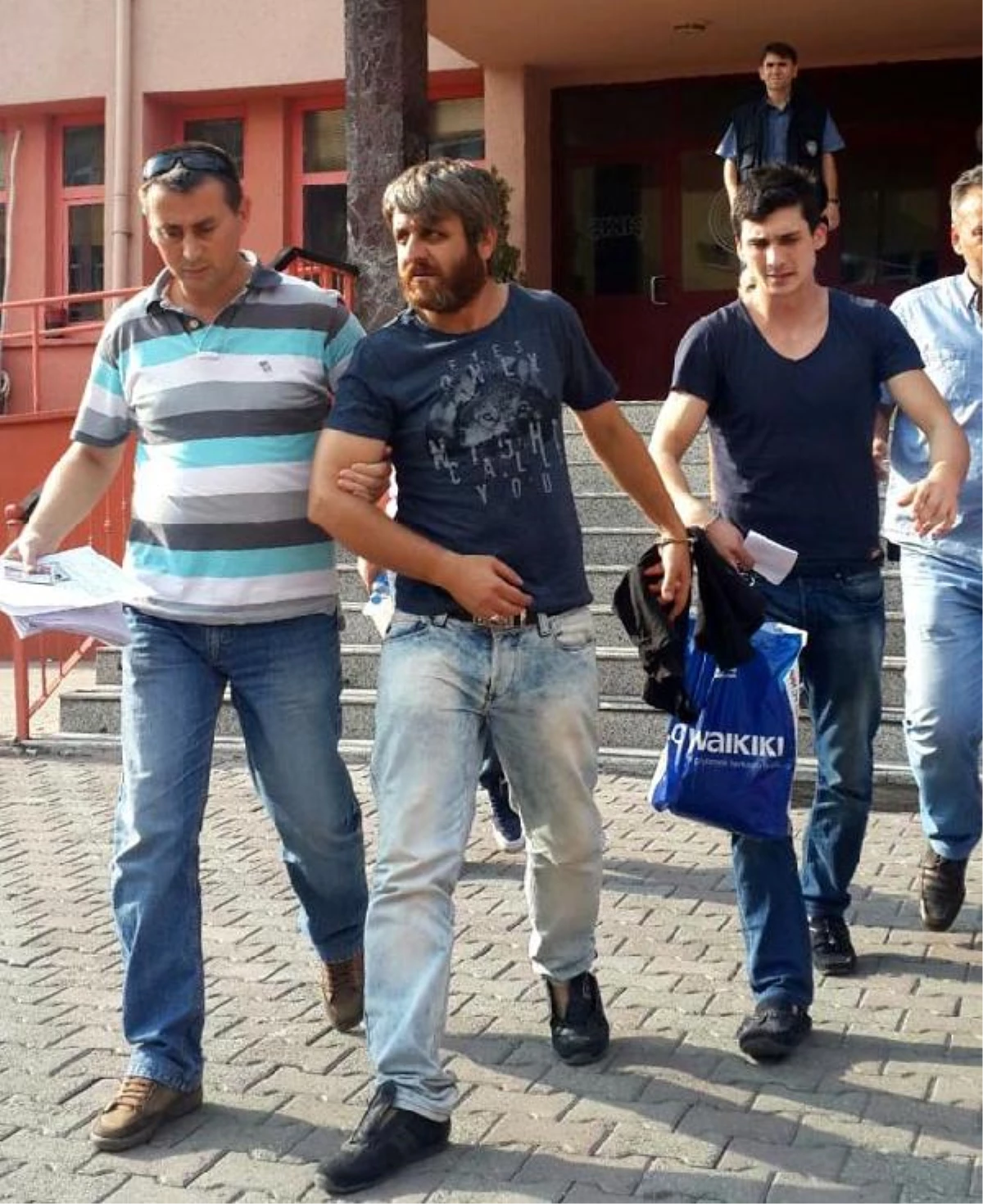 Karabük\'te 2 Para Kasası Hırsızı Yakalandı, 2 Tanesi Hala Aranıyor