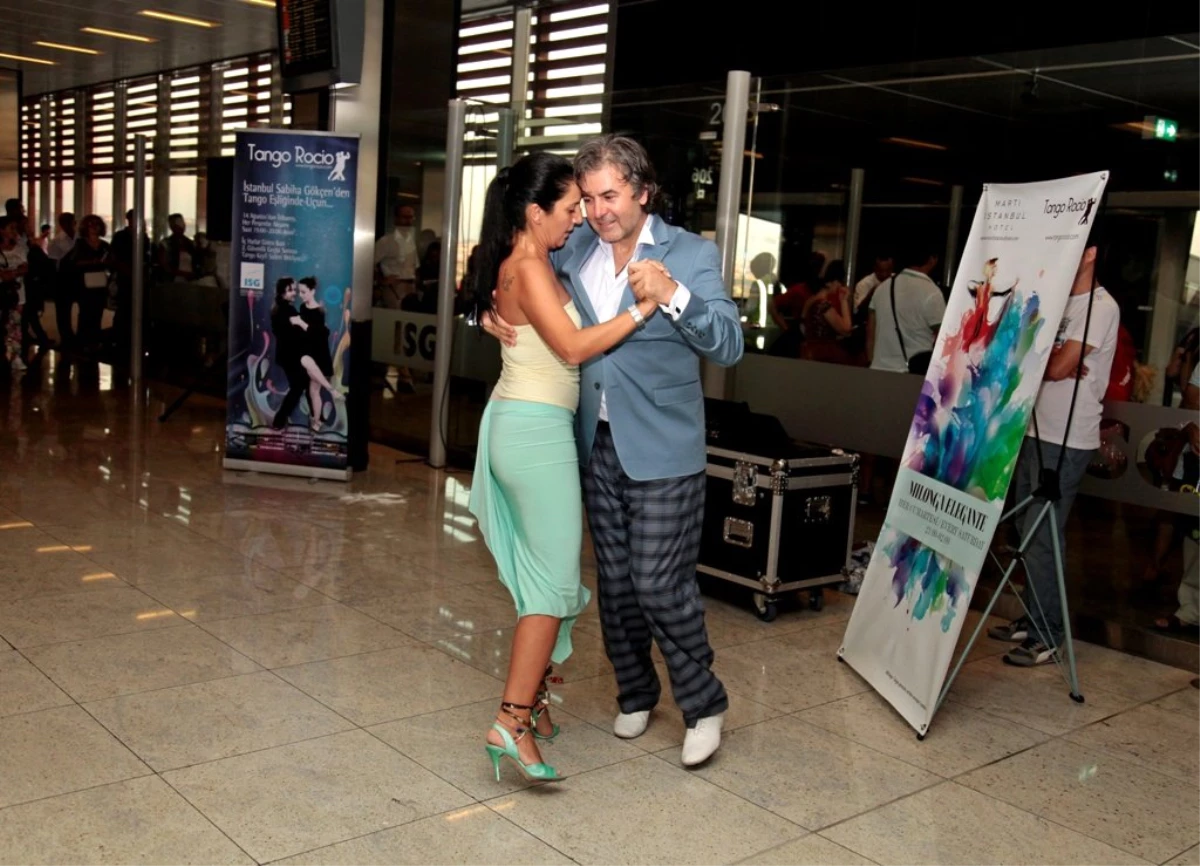 Sabiha Gökçen Uluslararası Havalimanı\'ndan Yolcularına Tango Ziyafeti