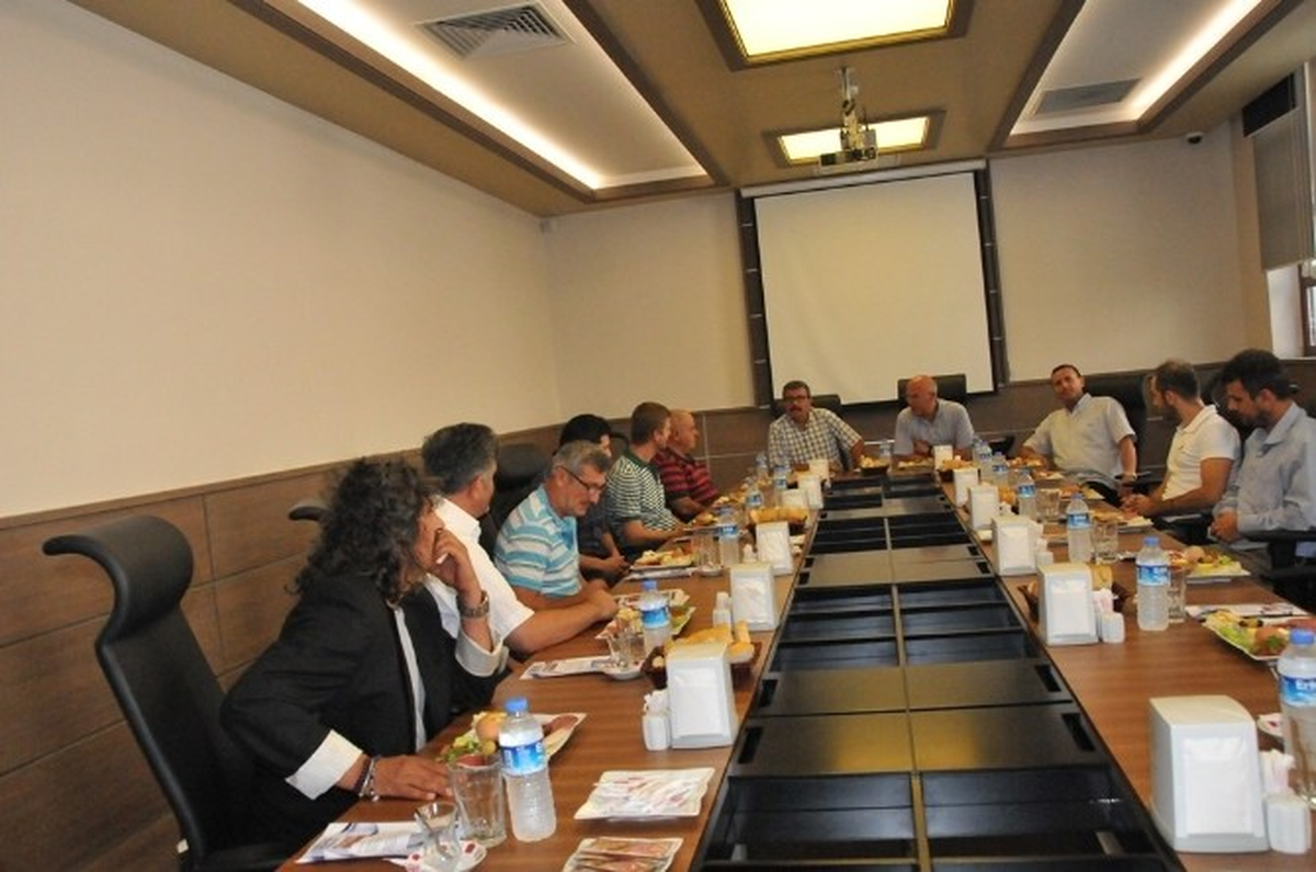 Süleymapaşa Belediye Başkanı Ekrem Eşkinat Amatör Spor Kulüp Başkanları ile Bir Araya Geldi