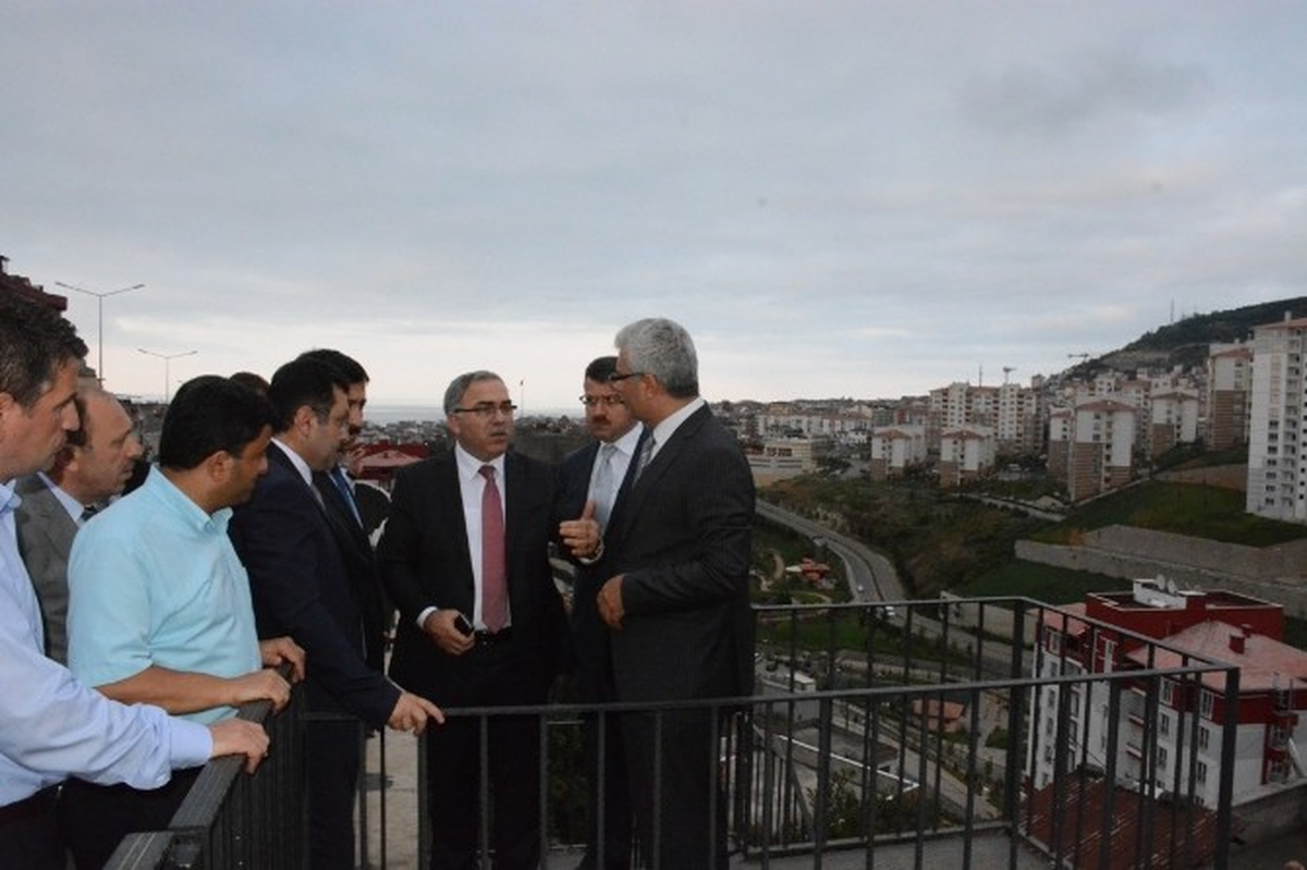 TOKİ Başkanı Turan, Trabzon\'daki Yatırımları Yerinde İnceledi