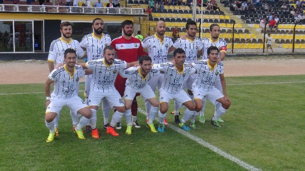 Tekirdağspor, Altınova Belediyespor\'u 3-0 Mağlup Etti