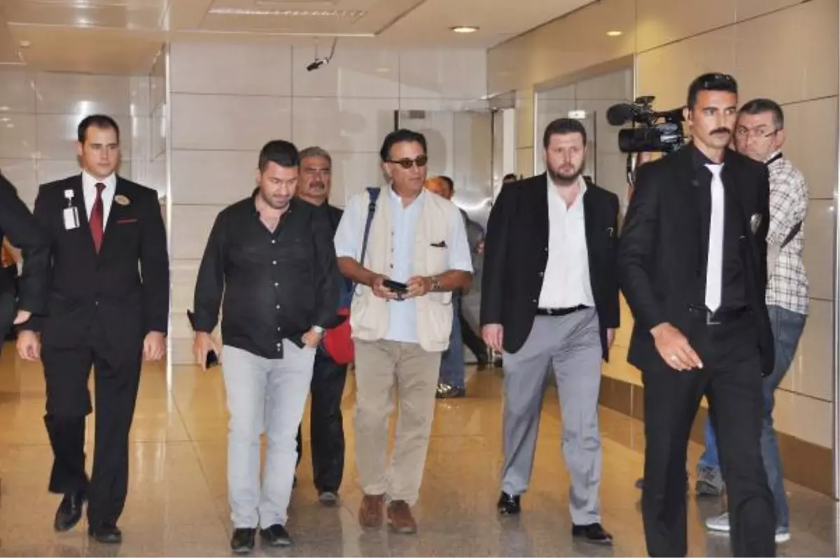 Ünlü Yıldız Andy Garcıa, Kurtlar Vadisi Pusu İçin İstanbul\'da