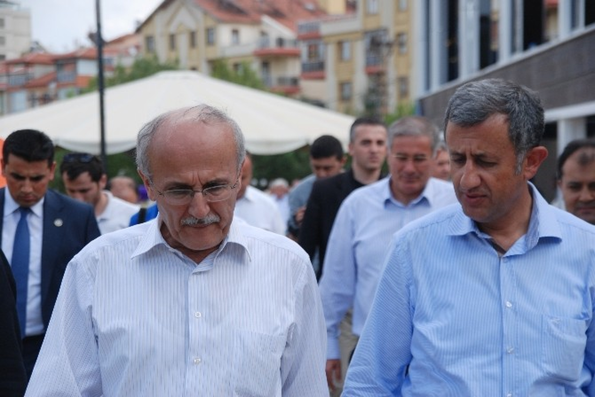 Yargıtay Başkanı Alkan Cenaze İçin Isparta\'ya Geldi