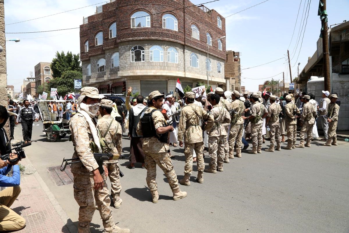Yemen\'de Yol Kapatma Eylemi