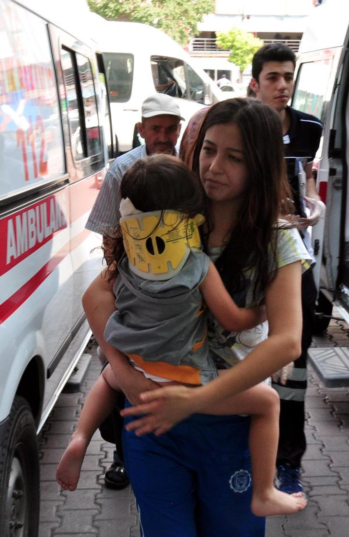 Zıplarken Yataktan Düşen Minik Ceylin Yaralandı