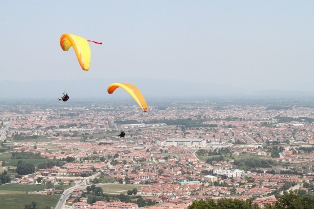 9. Serdivan Kırantepe Yamaç Paraşütü Festivali Başlıyor