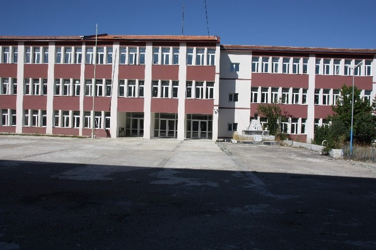 Ağlı Yatılı İlköğretim Böle Okulu Kaderine Terk Edildi