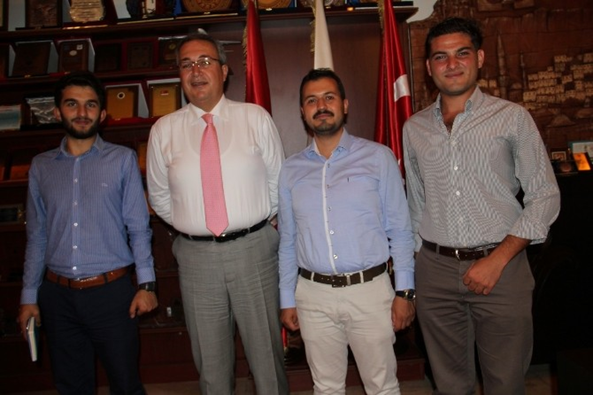 AK Parti Üniversiteler Başkan Yardımcıları Belediye Başkanı Ünver\'i Ziyaret Etti