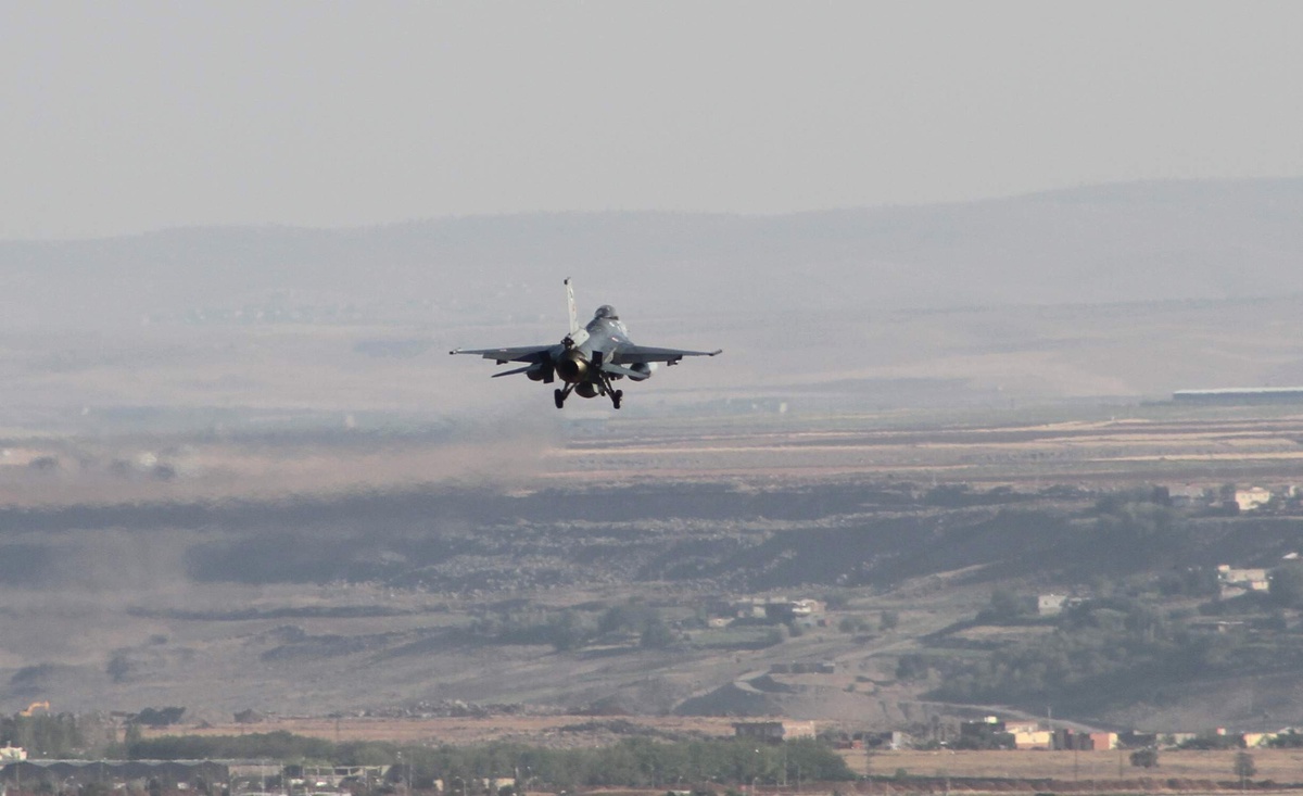 Suriye Füze Sistemleri F-16 Savaş Uçaklarına Tacizde Bulundu