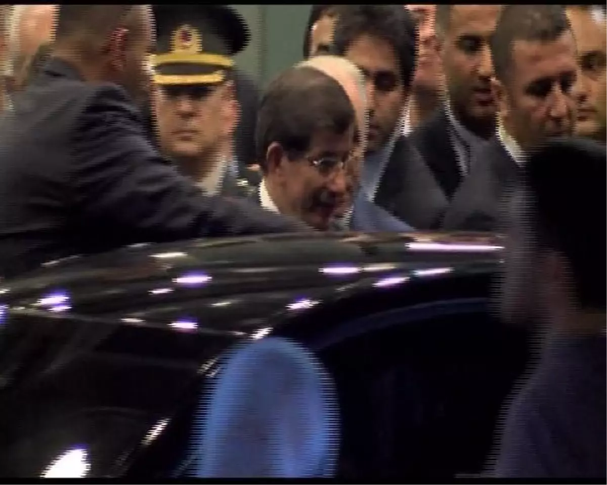 Başbakan Davutoğlu İstanbul\'da