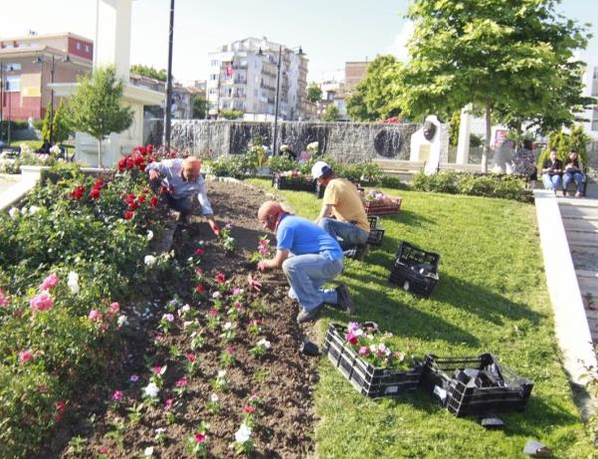 Belediye Serası Fabrika Gibi